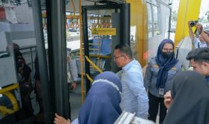 Dukung One Day No Car, Wakil Wali Kota Medan Naik Bus Listrik (SEKILAS SUMUT)