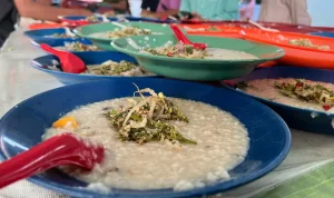 Masjid Raya Al-Mashun Bagikan 1.000 Porsi Bubur Sup Pedas Gratis Selama Ramadhan; https://sekilassumut.biz.id/