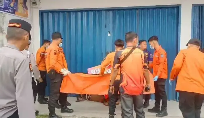 Mayat pria, tanpa identitas, Apotek Kimia Farma, Binjai Timur,; https://sekilassumut.biz.id/