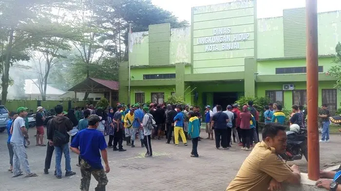 Tuntut Gaji yang Tertunggak, Petugas Kebersihan Binjai Mogok Kerja ; https://sekilassumut.biz.id/