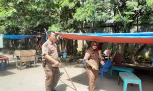 Satpol PP Deliserdang Tertibkan PKL di Sekitar Gedung Astaka Medan Estate
