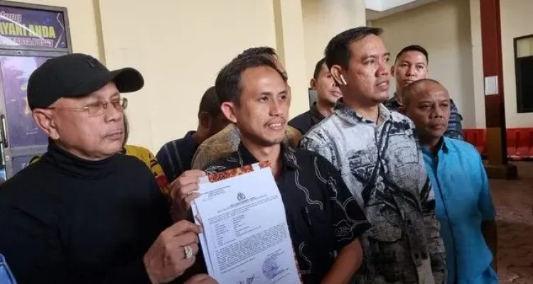 Relawan Melaporkan Roy Suryo ke Polisi tentang Tuduhan Ijazah Palsu Jokowi