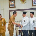 Rico Waas Instruksikan Permudah Pengurusan Administrasi Kependudukan